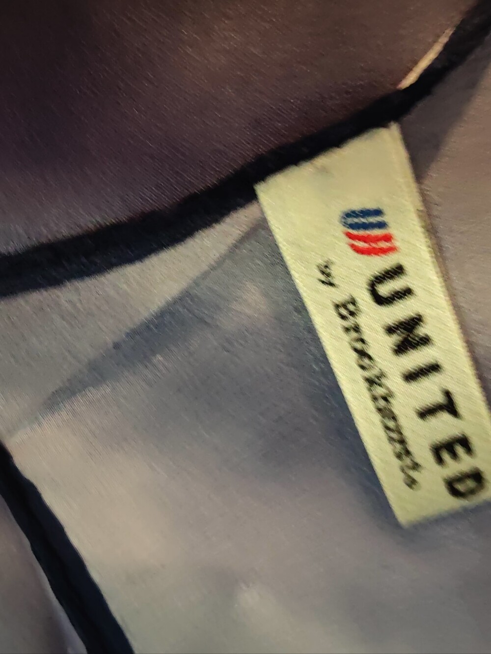 Vintage United Airlines Silk Tie-Dye Print Square Scarf, 21" x 21" - Picture 6 of 11